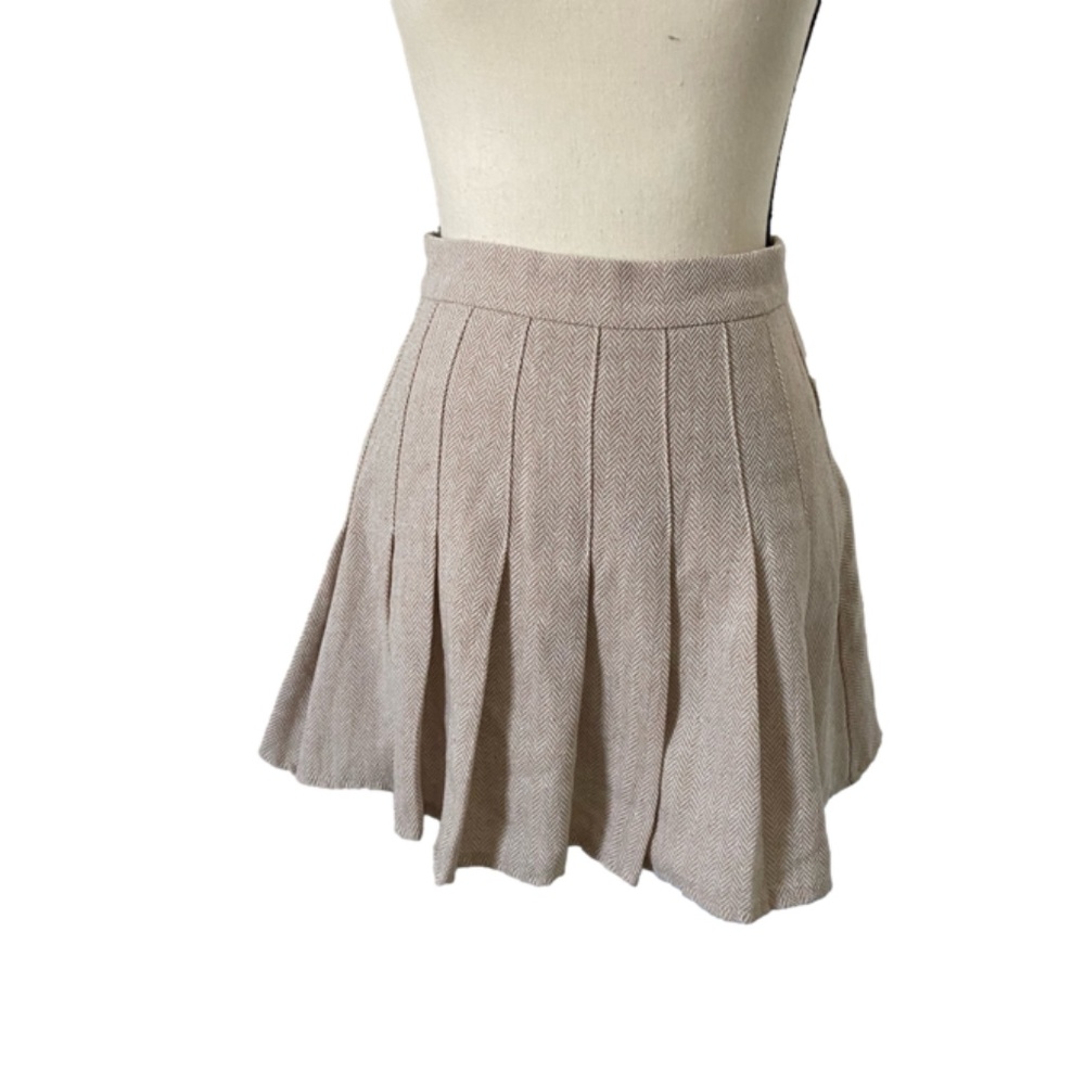 Shein Pleated Mini Skirt Beige Chevron Print Size 4